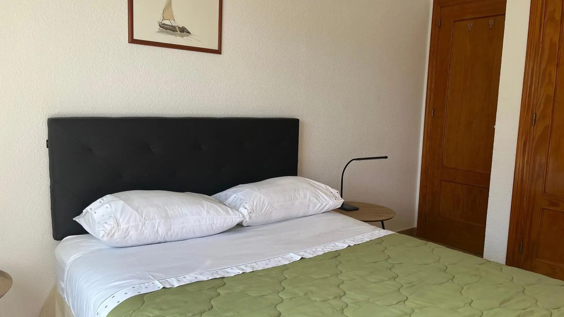 Habitacion Con Bano Malva Piscina レペ ベッド・アンド・ブレックファスト